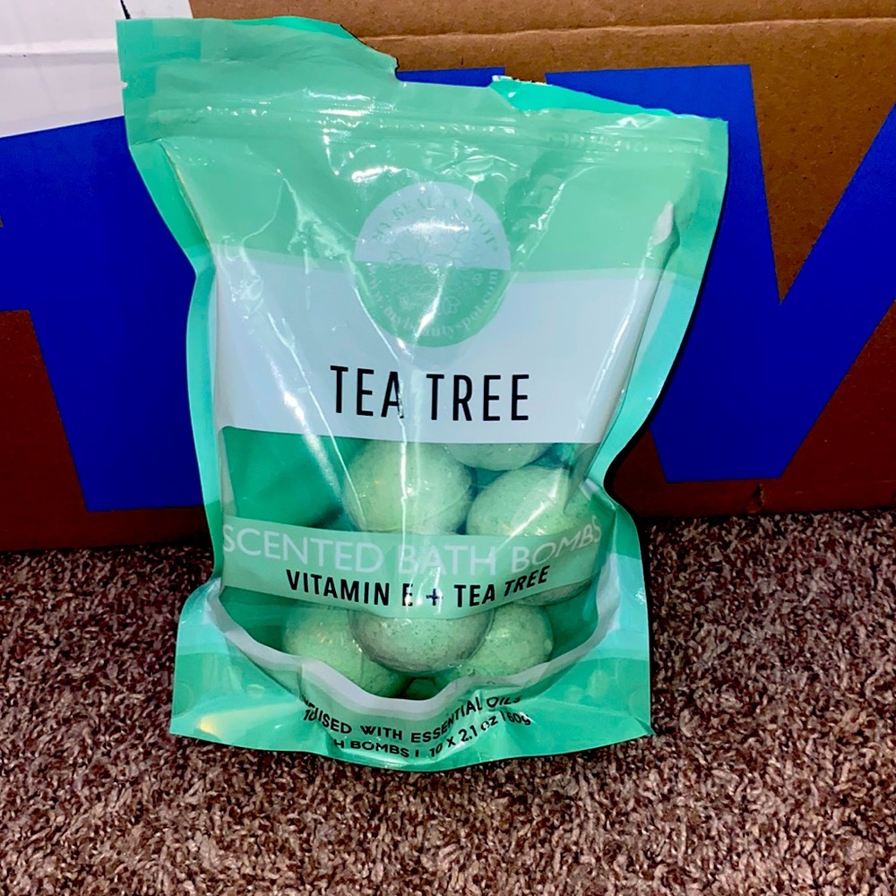 3/$10 Individually wrapped Tea Tree bath bombs x6